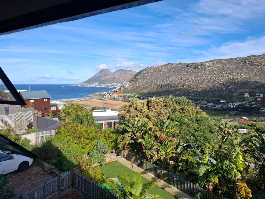 4 Bedroom Property for Sale in Glencairn Heights Western Cape